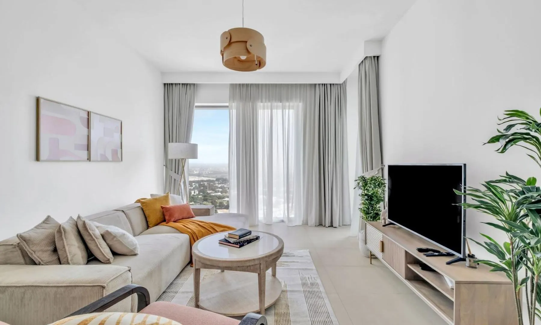 Steps From Dubai Mall With Sea Views Apartament
