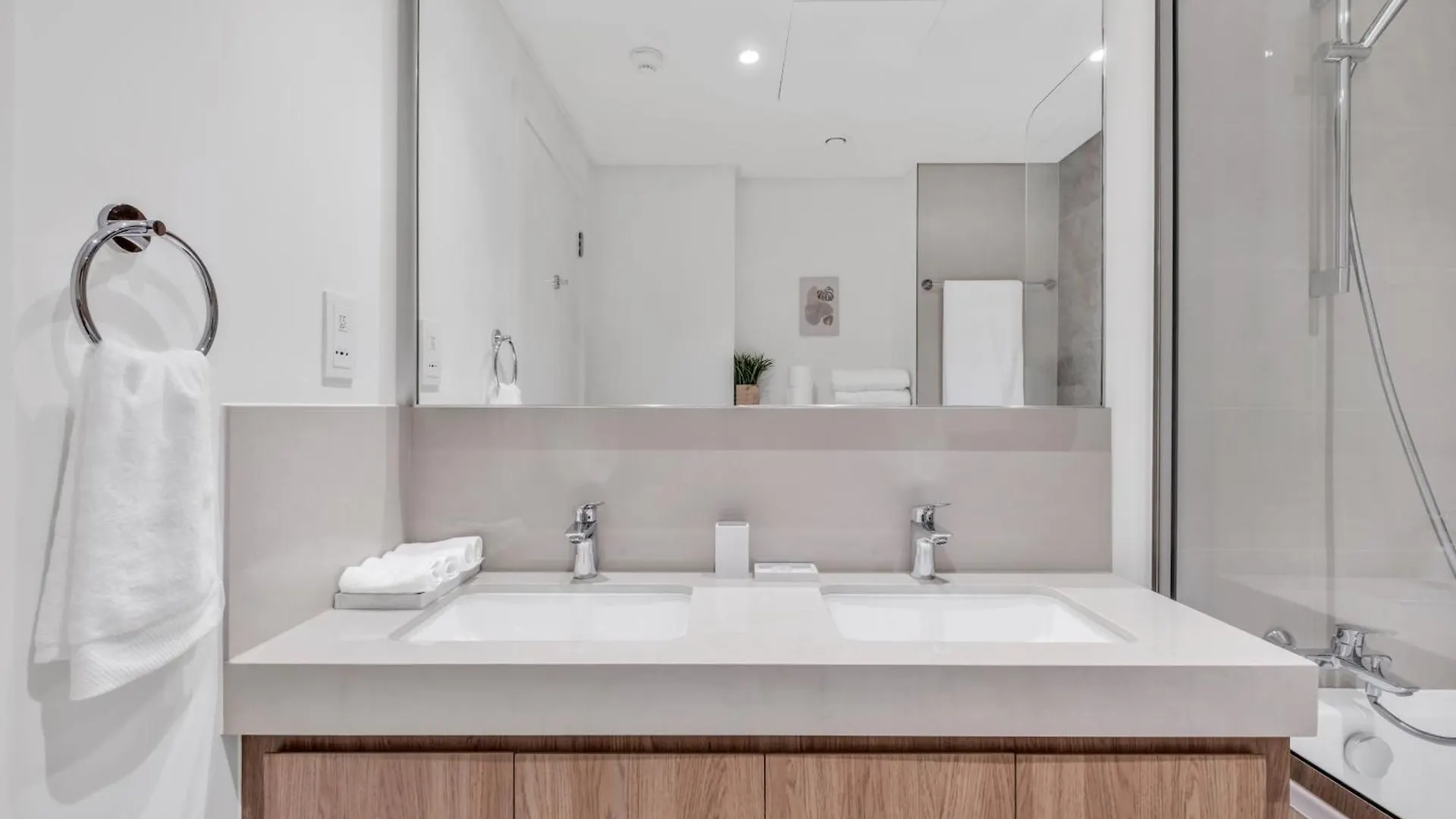Steps From Dubai Mall With Sea Views 0*,  Zjednoczone Emiraty Arabskie