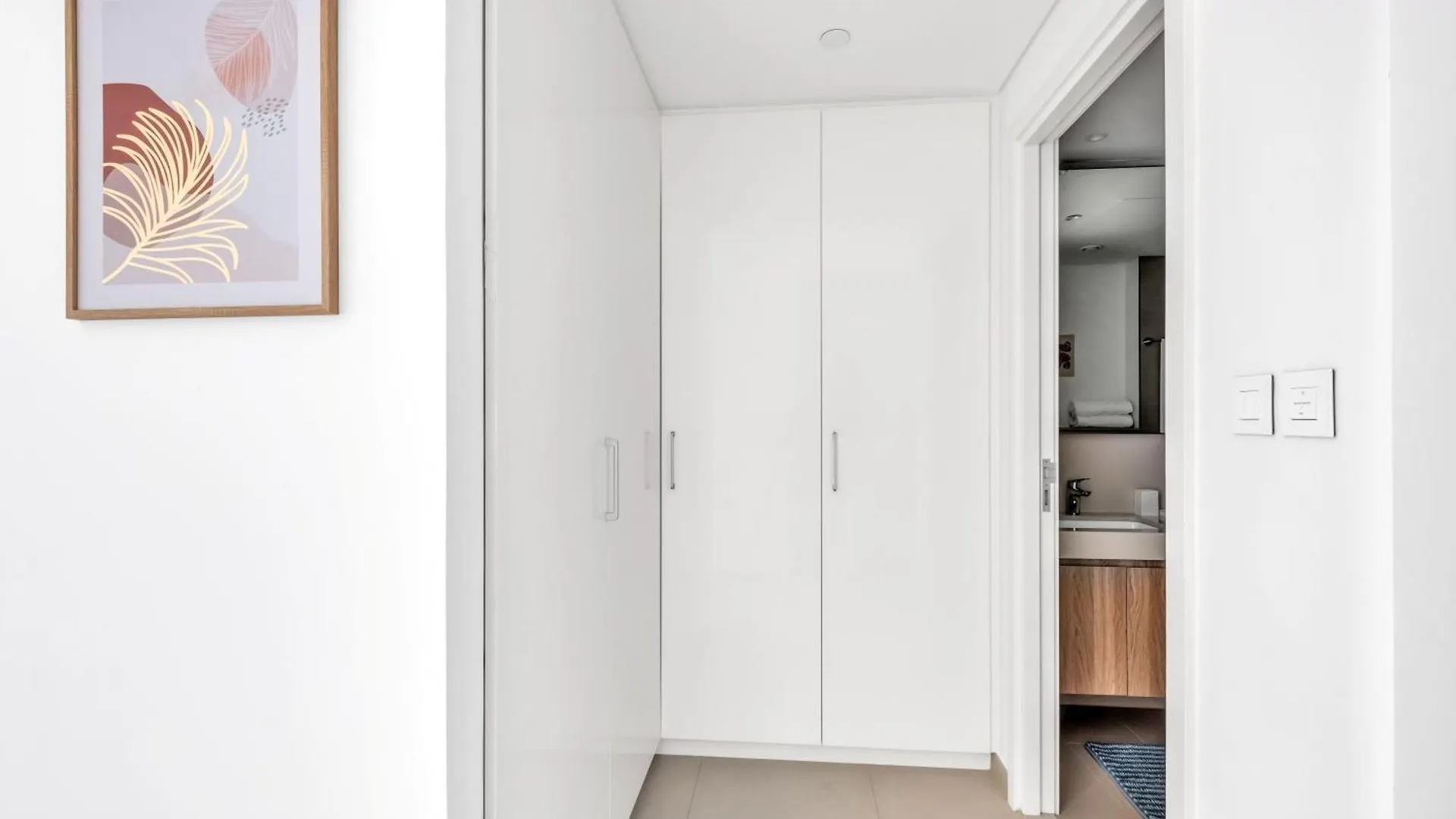 Apartment Steps From Dubai Mall With Sea Views